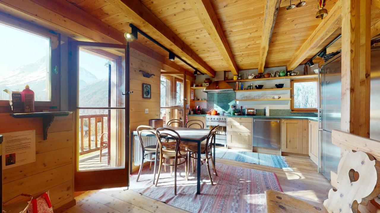 Ferienwohnung Idyllic Chalet In Evolene, With View On The Dent Blanche And The Mountains Exterior foto